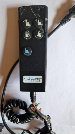 Five button celebrity TH7R remote handset with a damaged cable