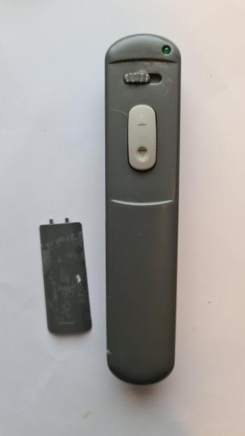 Hunter Douglas Venetian Blind customers remote control for repair