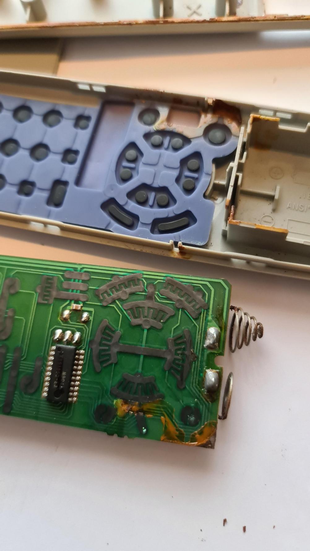Aiwa  RC-ZAS16 Remote Control - Inside Image