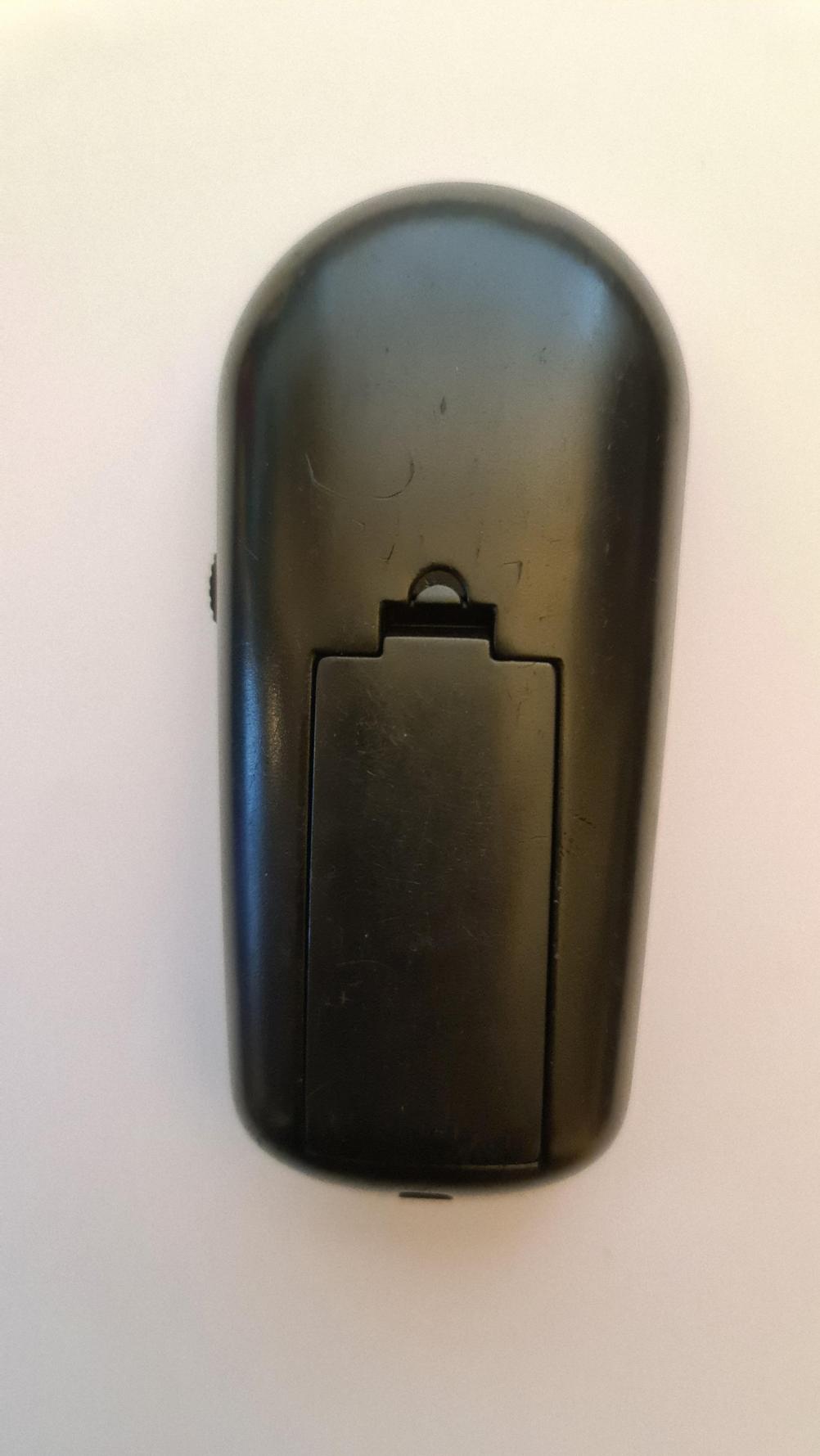 Royal  UM303 Remote Control - Back Image