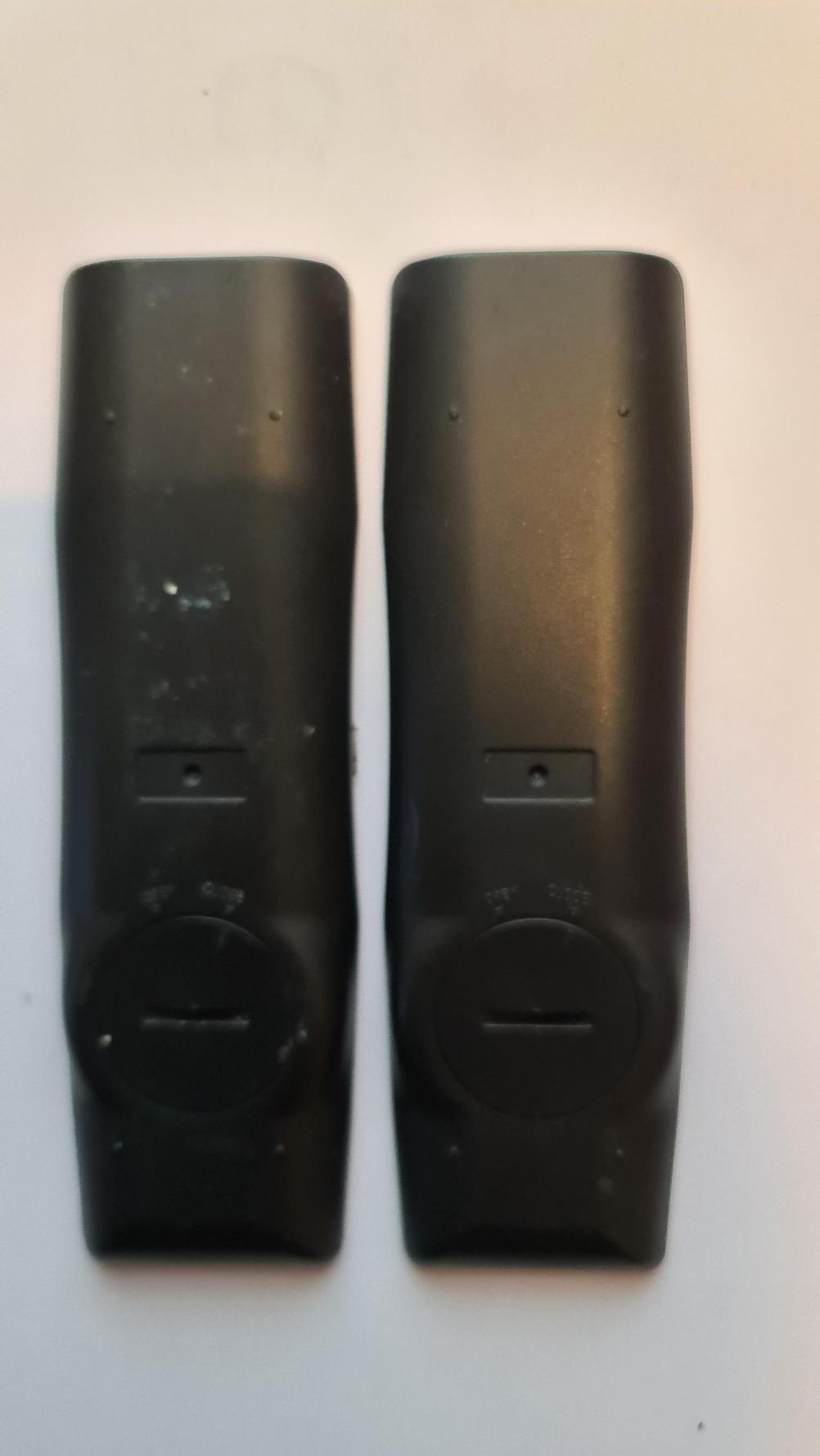 Iglu Waterproof Mirror TV Remote Control - Back Image