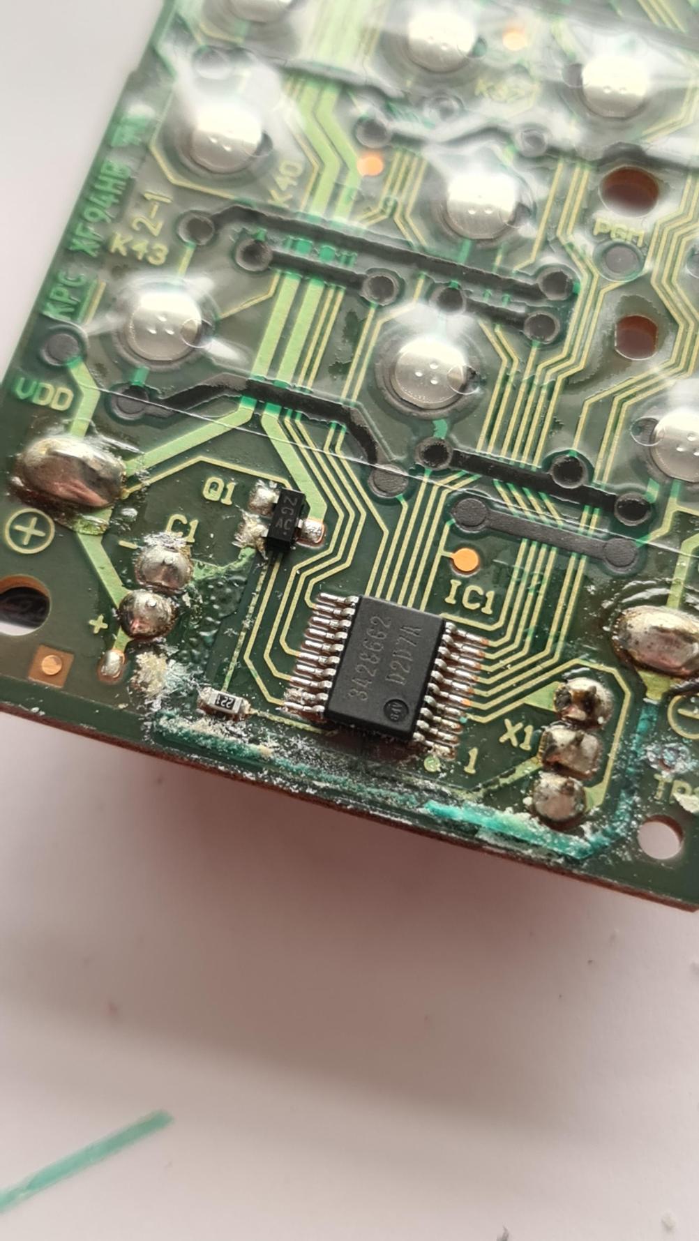 SONY RMT-B122A Remote Control - Inside Image