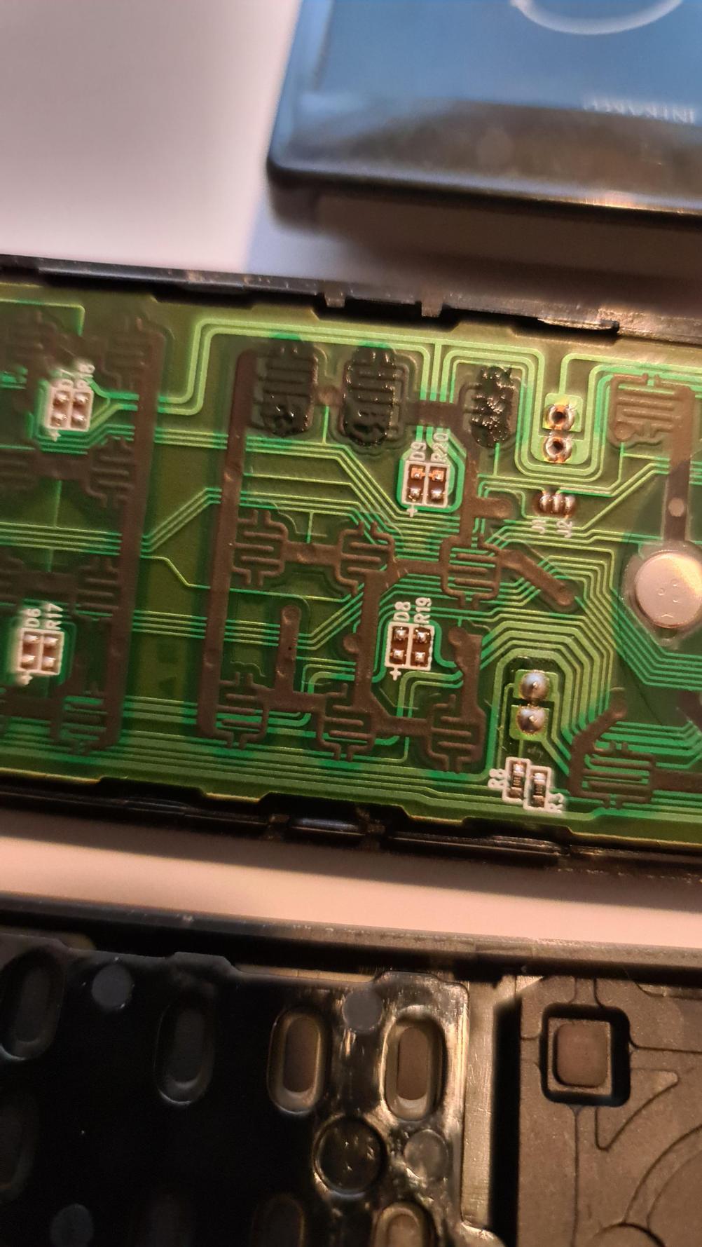 Pioneer  AXD7616 Remote Control - Inside Image