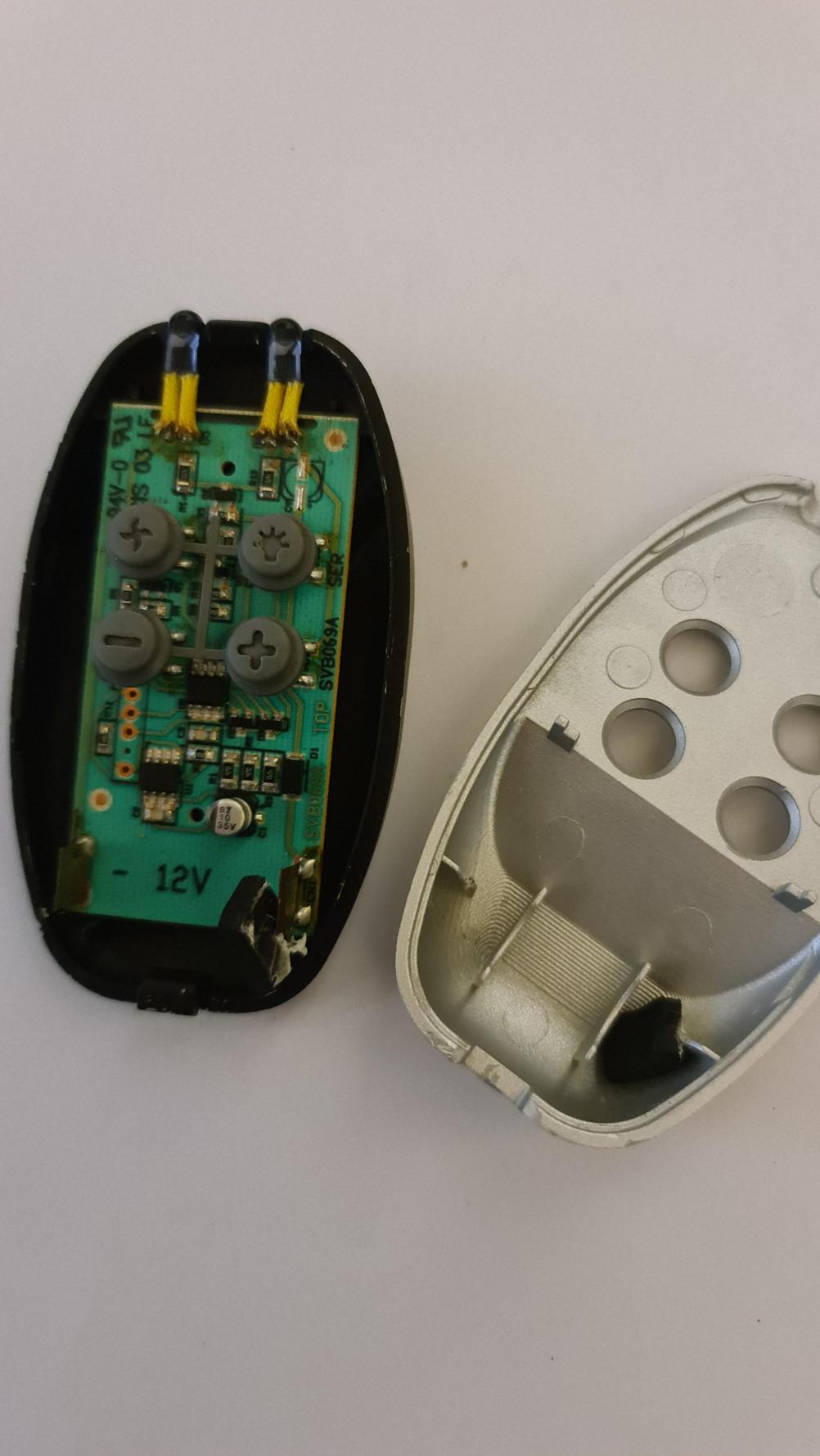 Lux Air  Remote Control - Inside Image