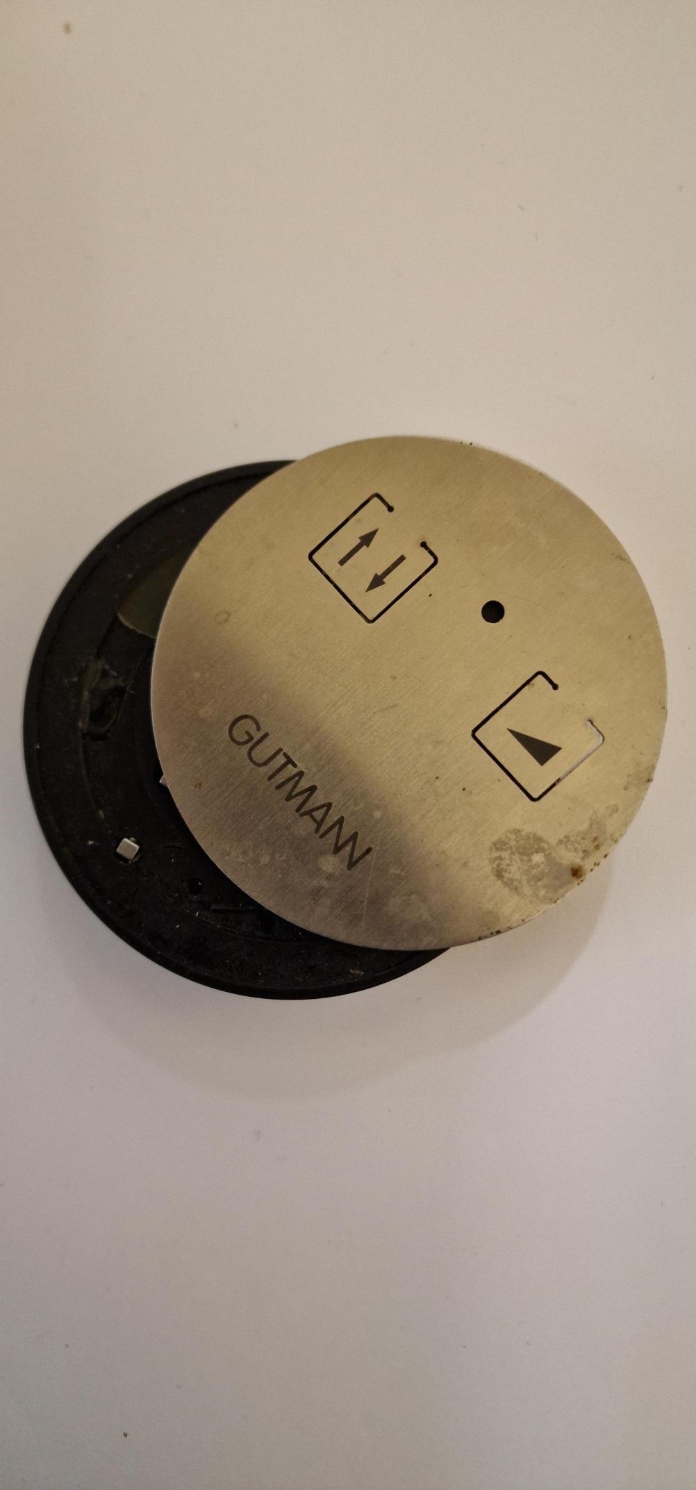 Gutmann  Futura  Remote Control - Front Image