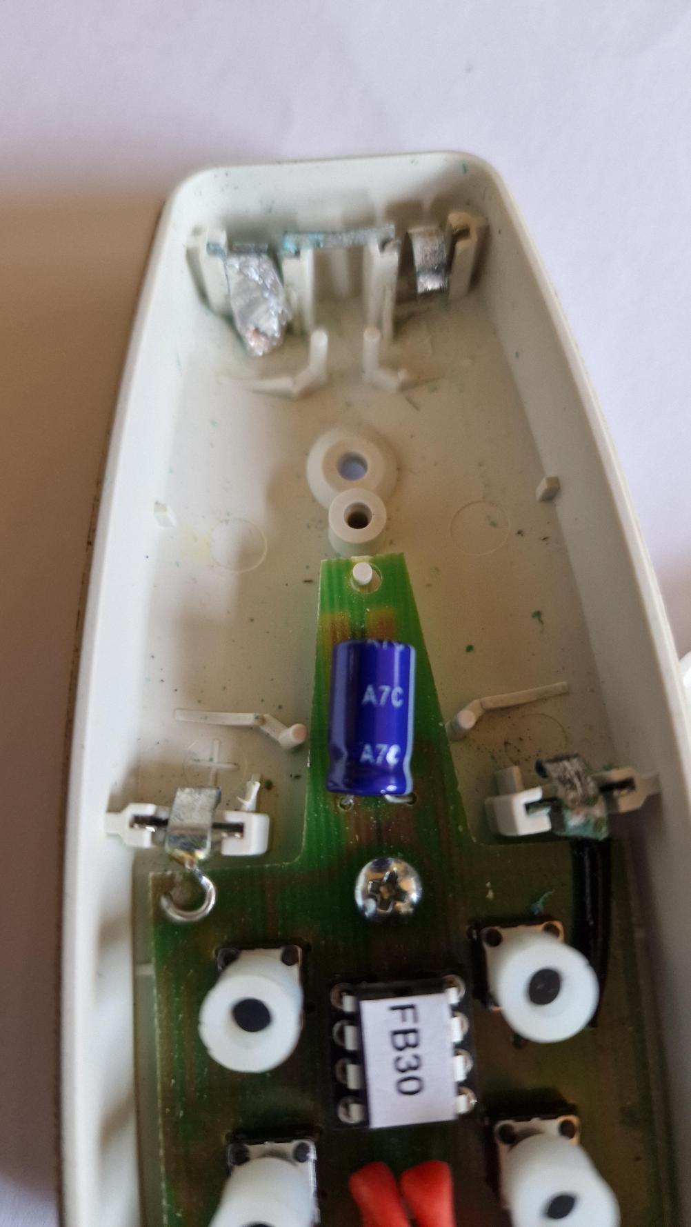 Dometic  Remote Control - Inside Image