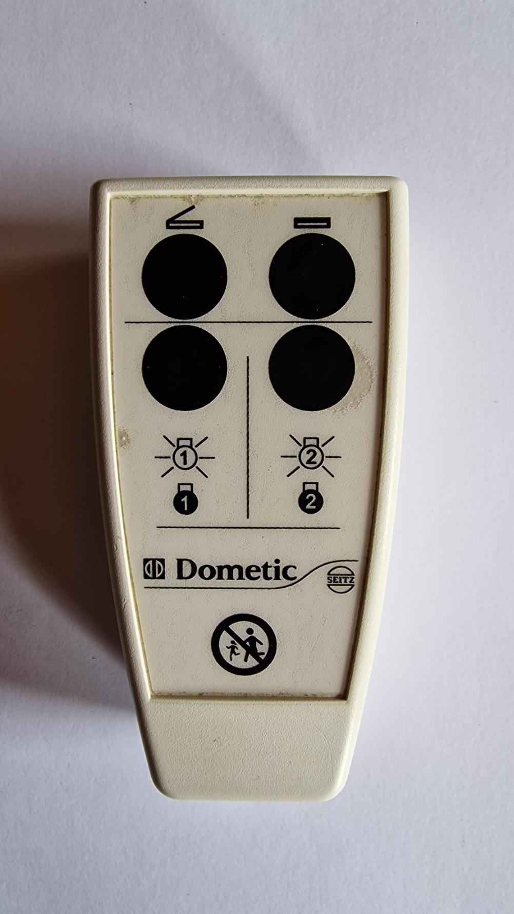 Heki dometic   Remote Control - Front Image