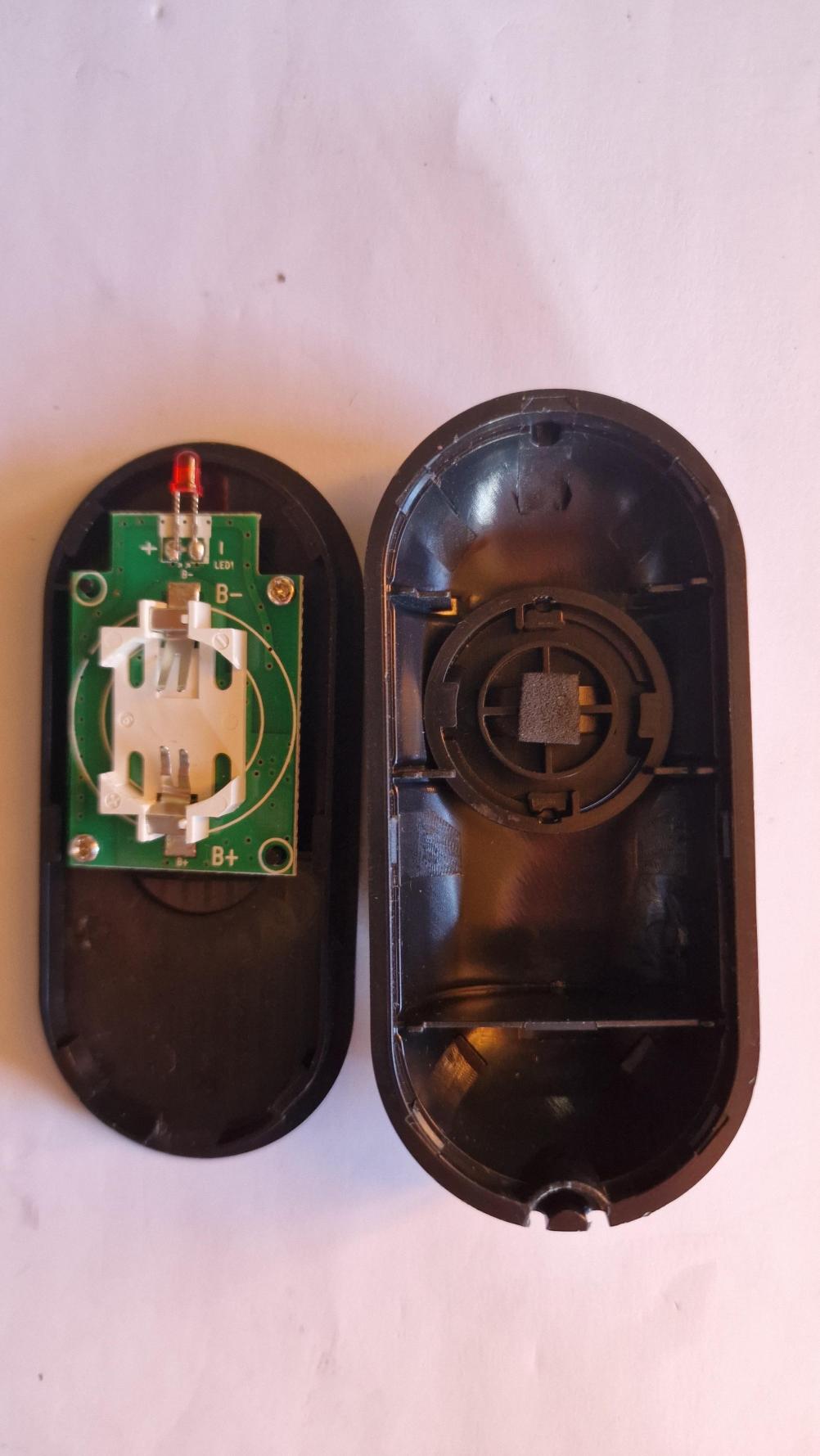 Homcom  Remote Control - Back Image