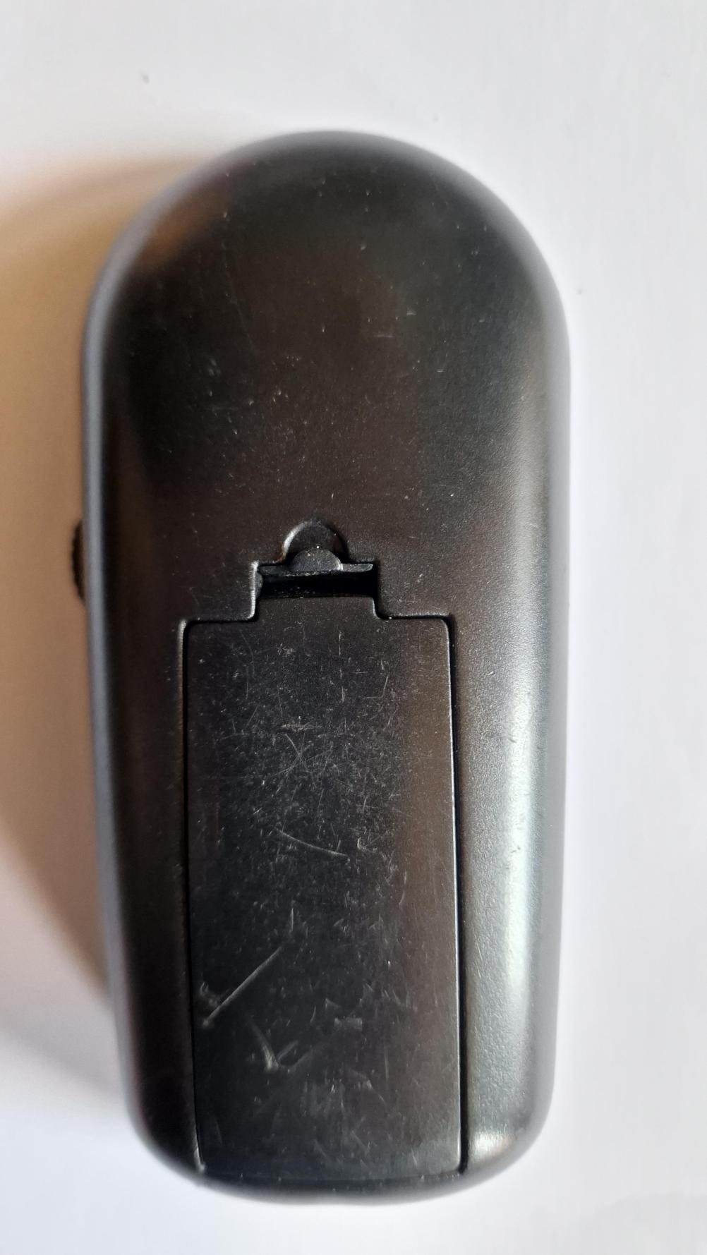 Riviera  UR203 Remote Control - Back Image