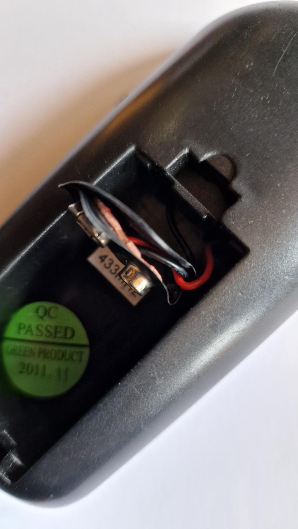 Riviera  UR203 Remote Control - Inside Image