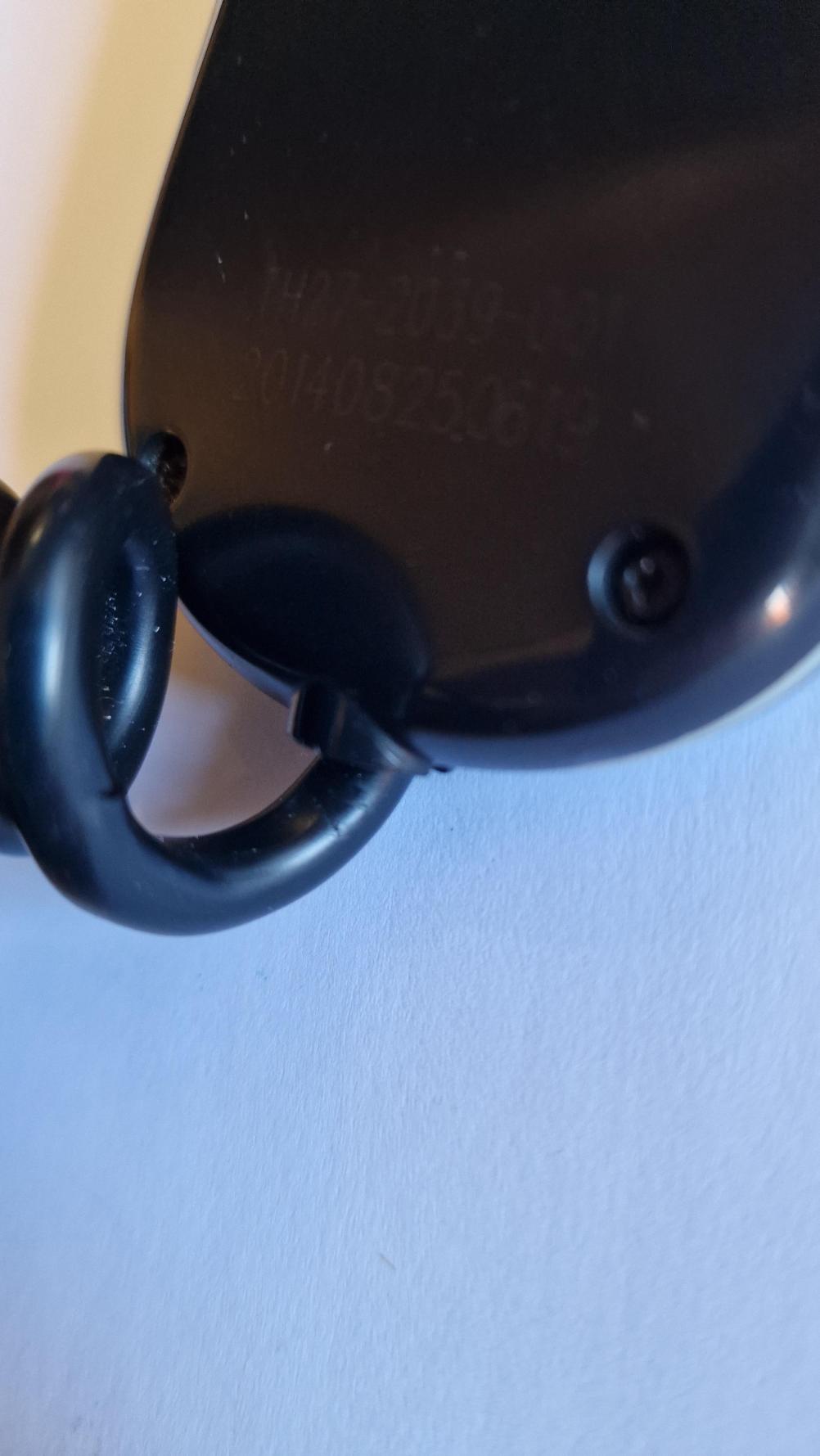 TH27-2039-003  8 pin Remote Control - Inside Image