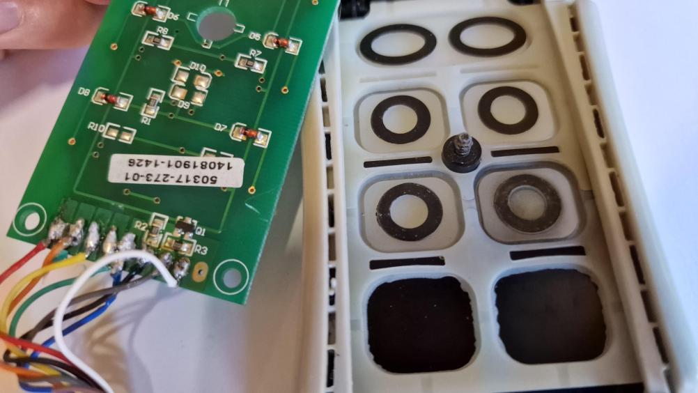 TH27-2039-003  8 pin Remote Control - Second Inside Image