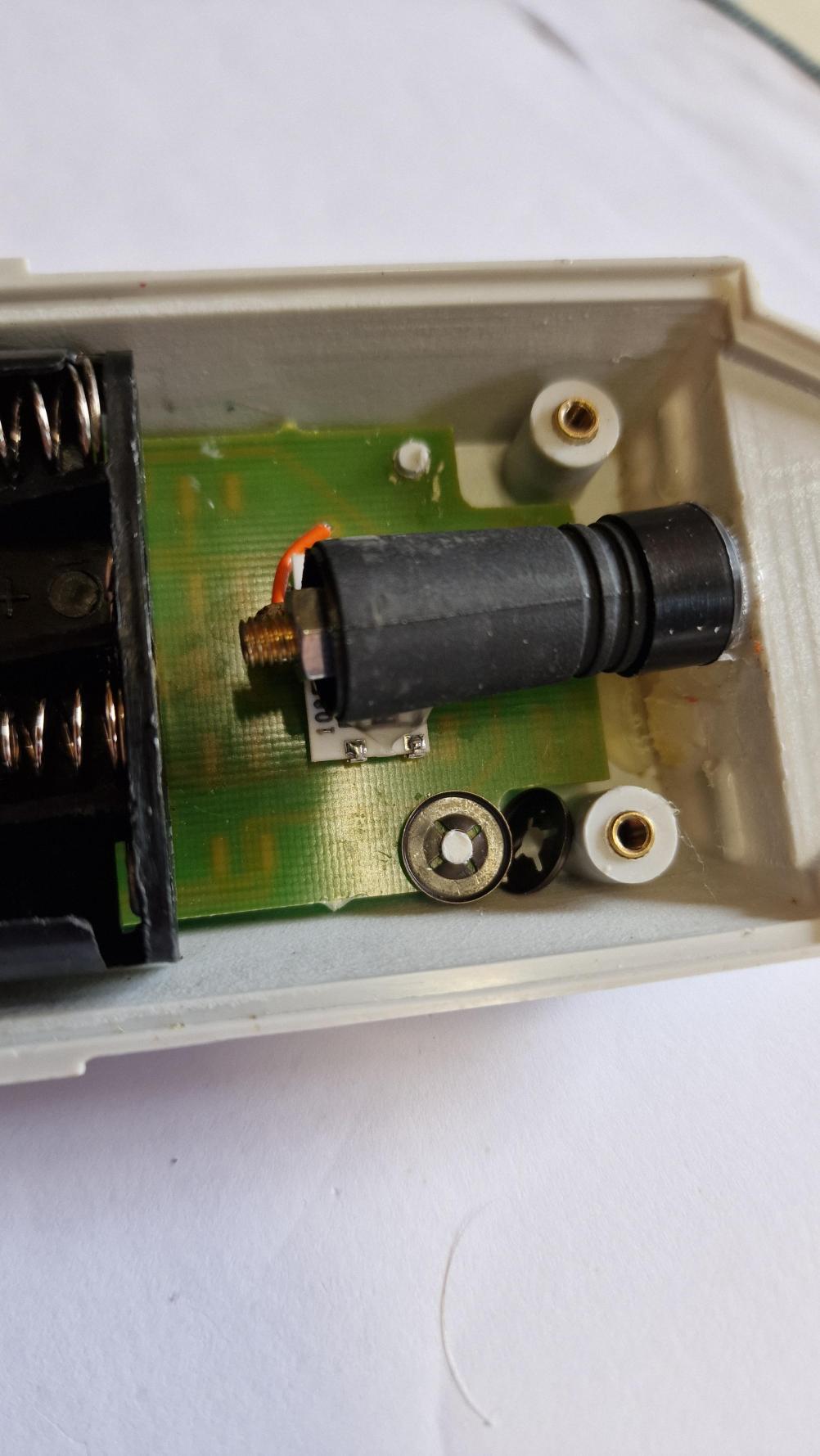 Carver  Remote Control - Inside Image