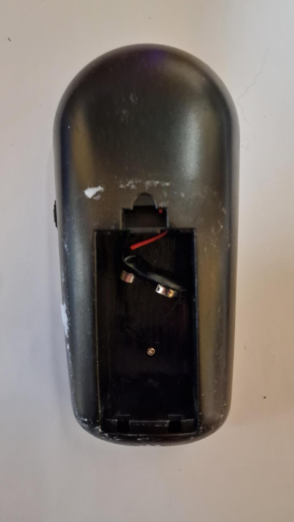 Royal UM204 Remote Control - Back Image