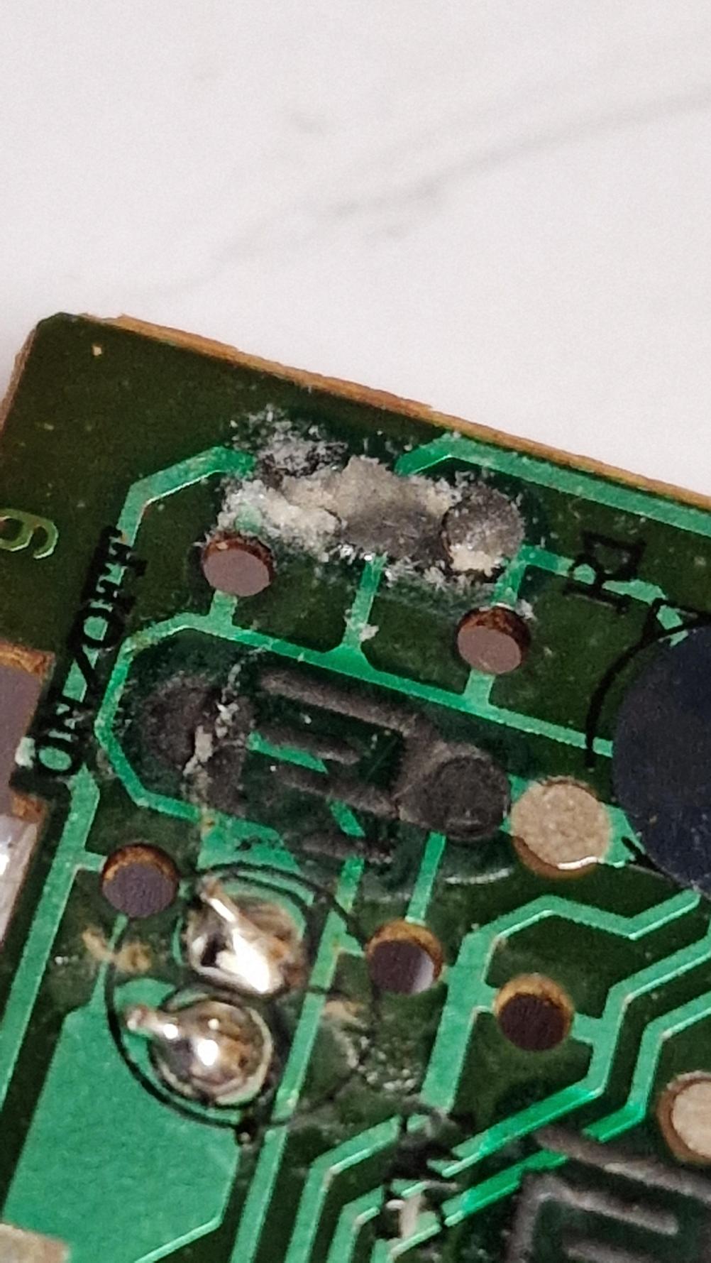 Valor 843 dream black Remote Control - Inside Image
