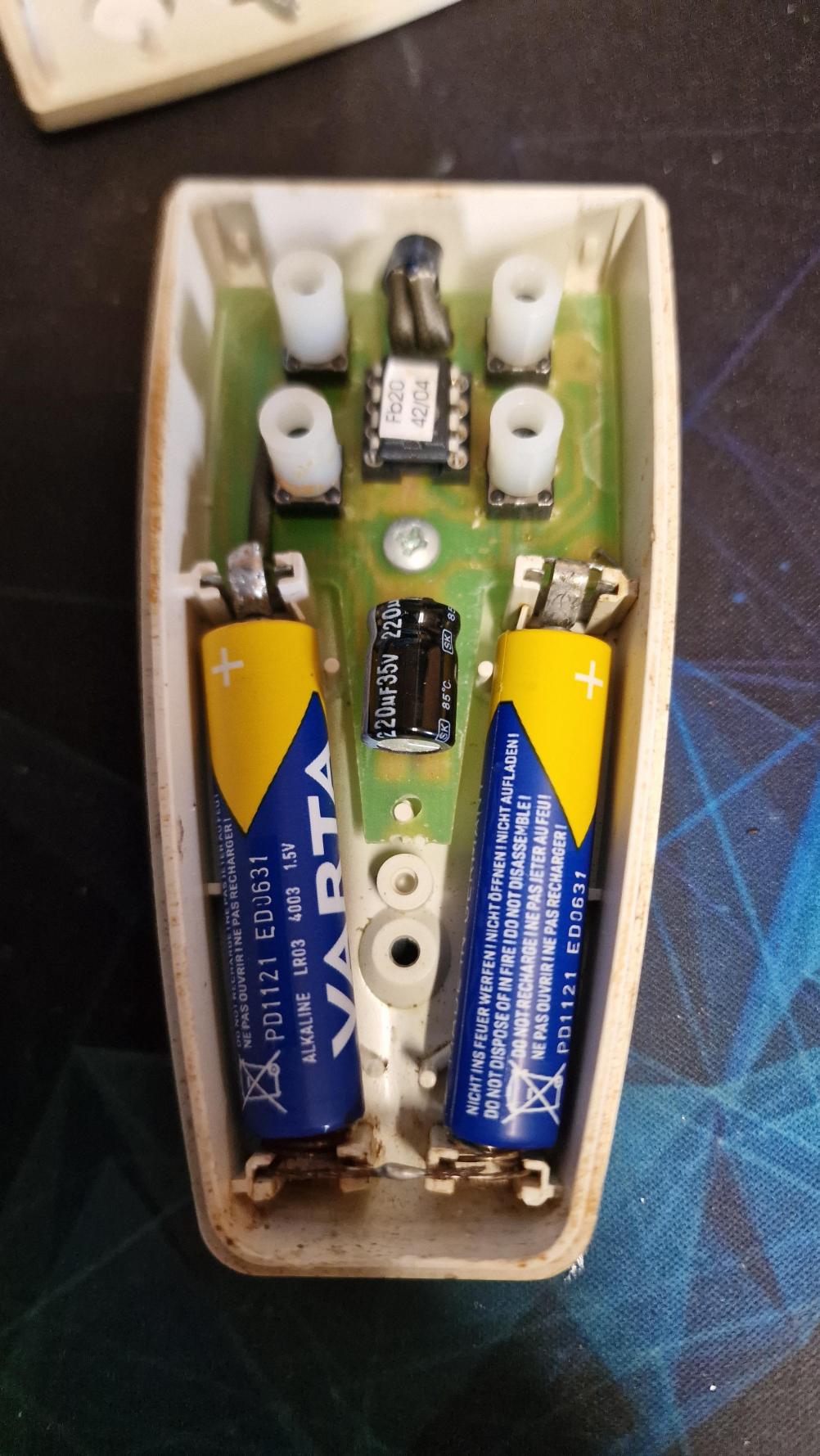 Dometic  Remote Control - Inside Image