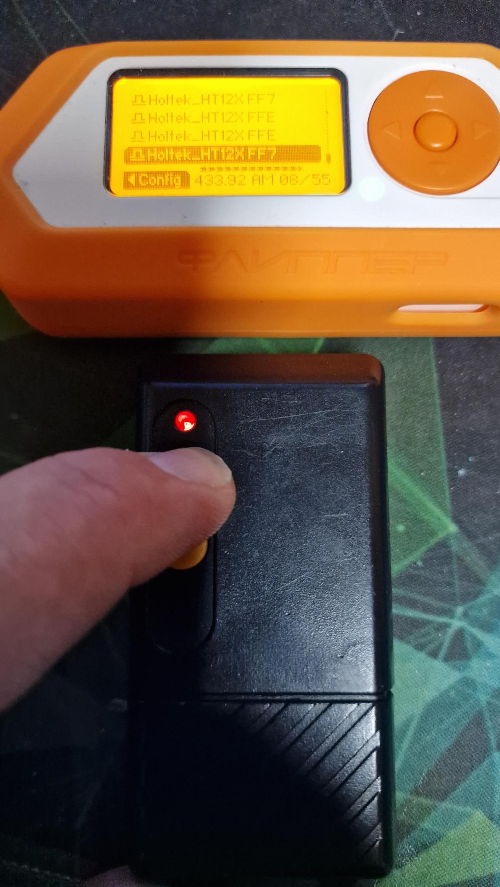 TV lift   Remote Control - Inside Image