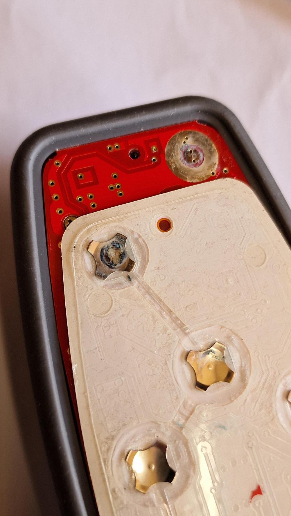 Quattro  925AW21506 Remote Control - Inside Image