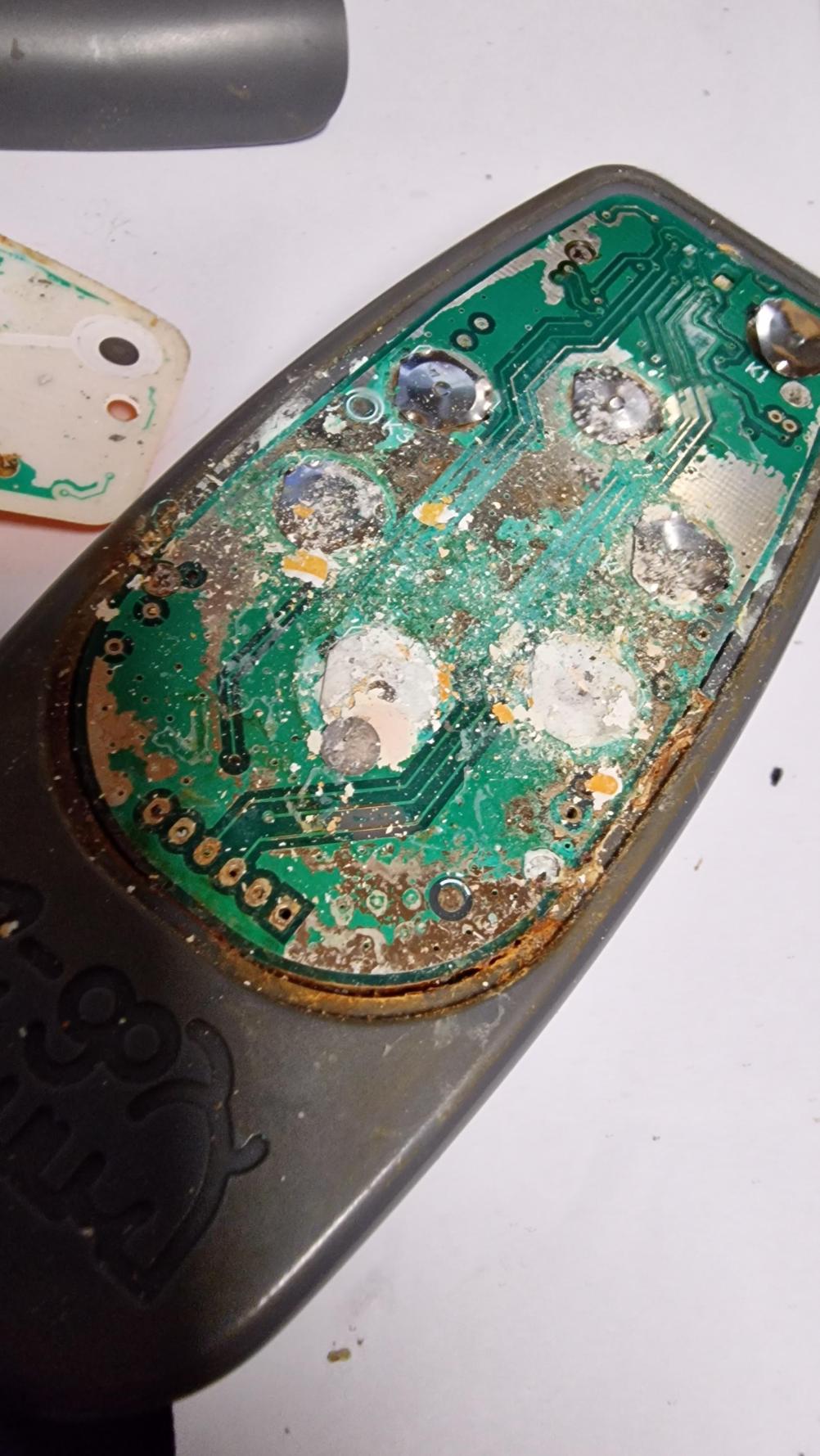 E go  Remote Control - Inside Image