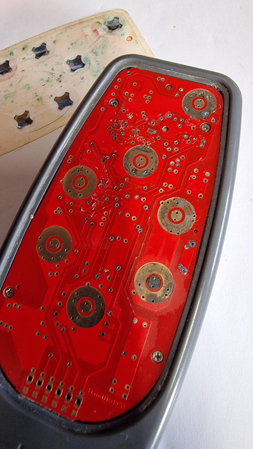 Quattro  Remote Control - Inside Image