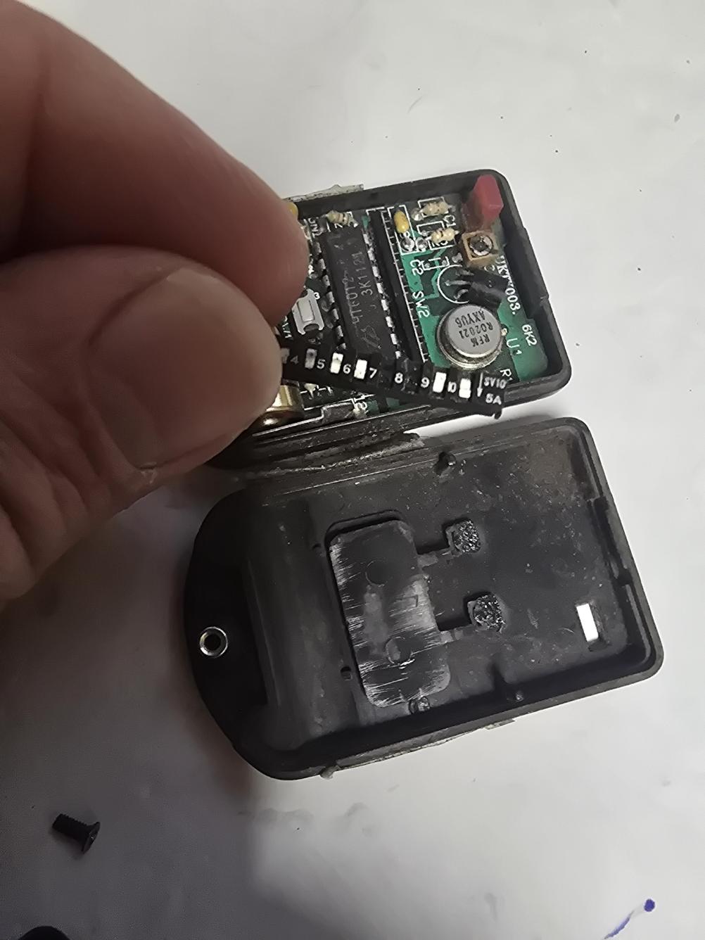 MPT1340  Remote Control - Inside Image