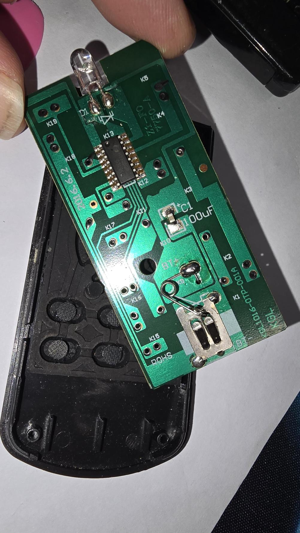 Qvis  Remote Control - Inside Image