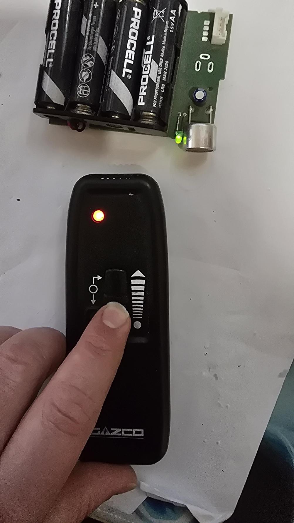 GAZCO RIVA 67 (8590LUC) Remote Control - Inside Image