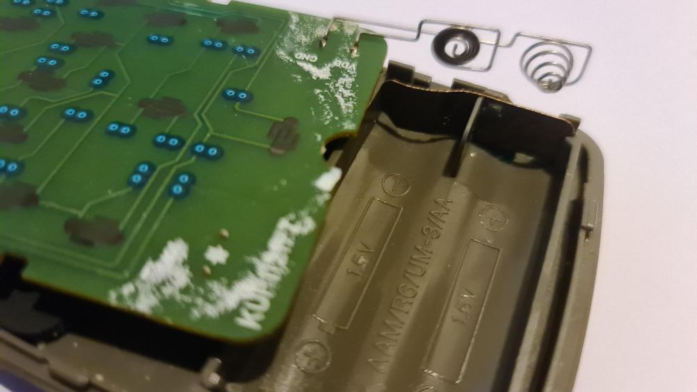 TEAC RC-711 Remote Control - Inside Image