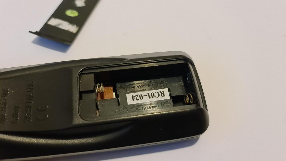 RC01-008 / RC01-024  Remote Control - Inside Image
