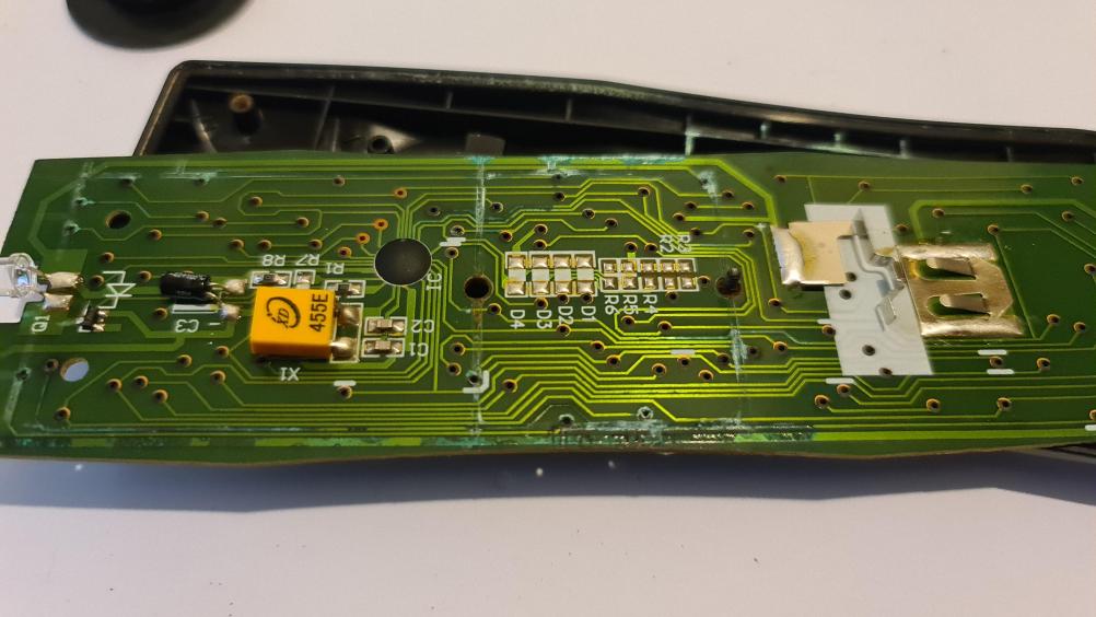 TW128  Remote Control - Inside Image