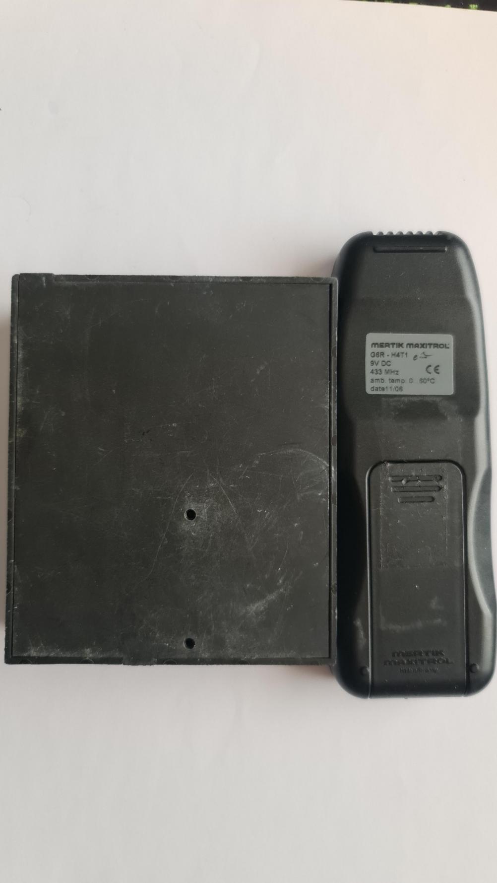 Mertik Maxitrol  Remote Control - Back Image
