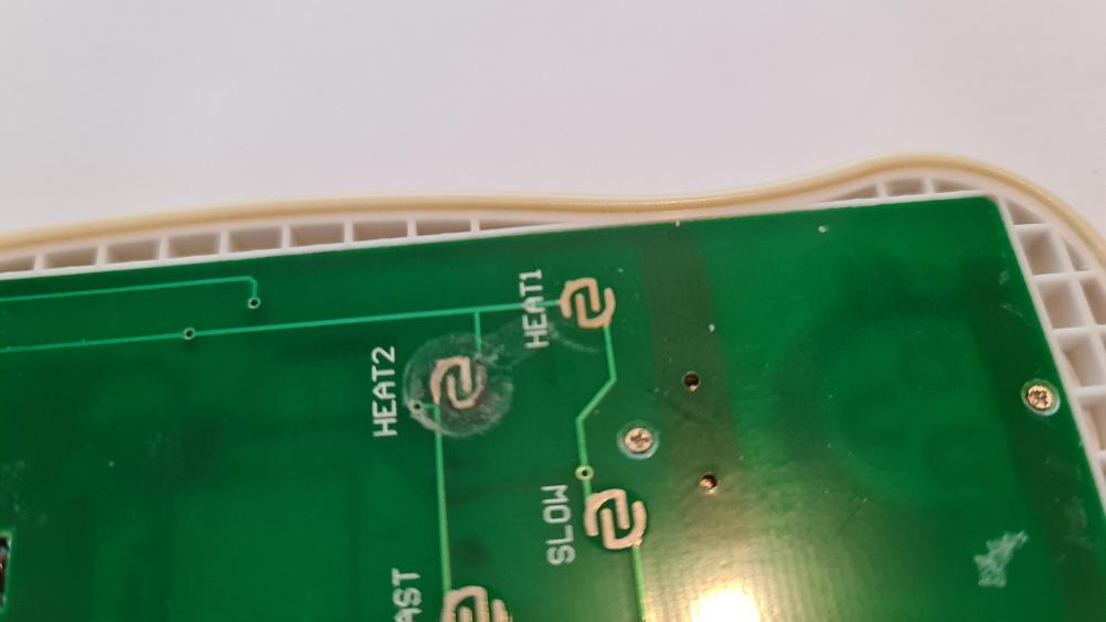 Triton airobe   Remote Control - Inside Image