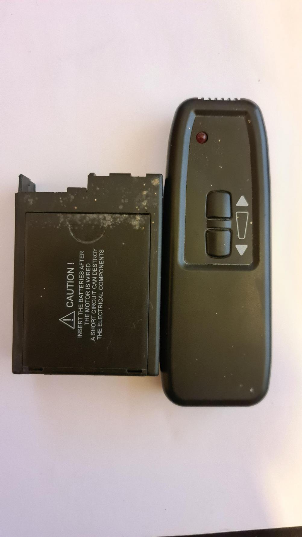 Mertik Maxitrol  G30-ZRHS (transmitter) & G30-ZRRS (receiver) Remote Control - Front Image