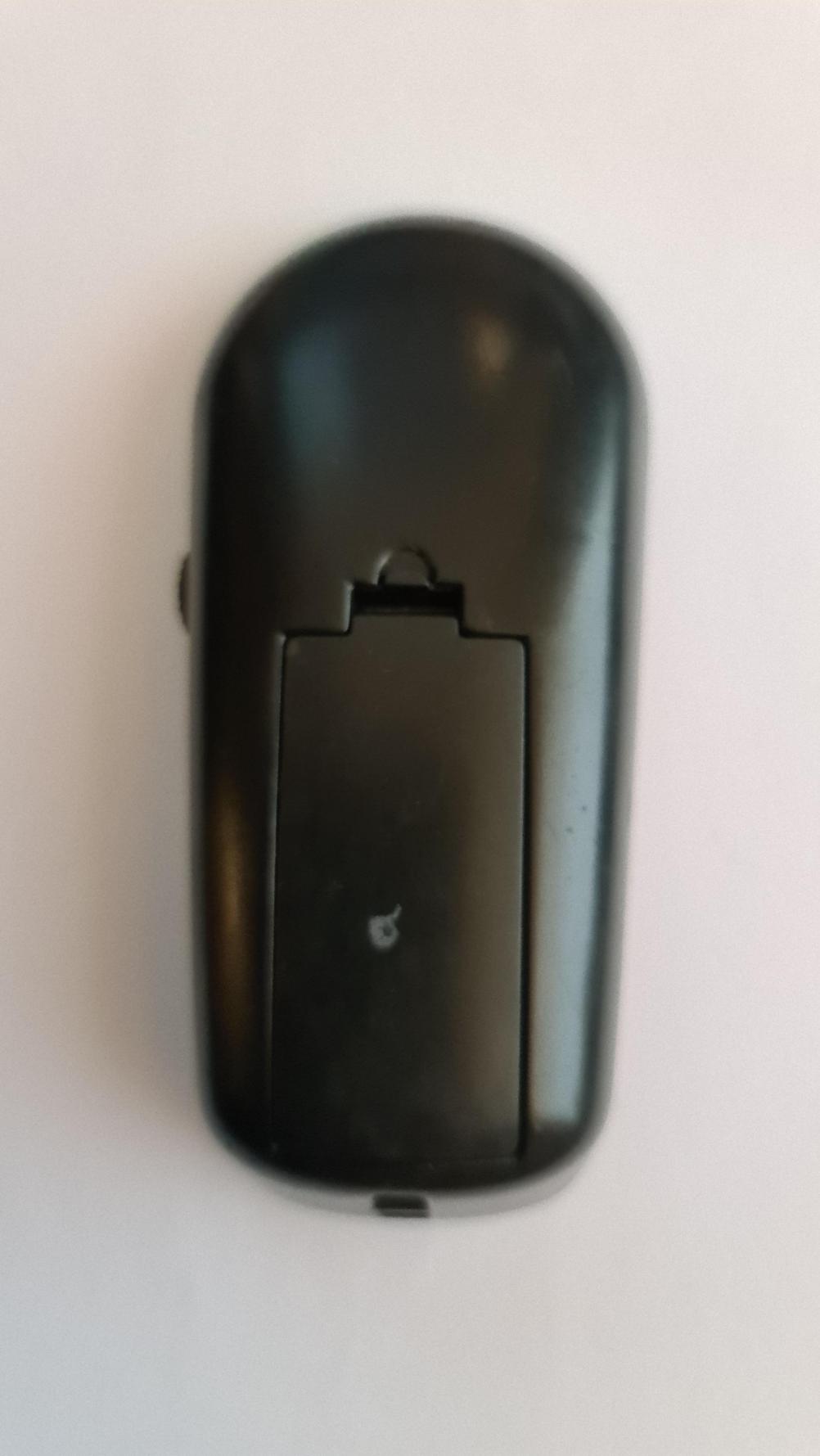 Riviera  UR203 Remote Control - Back Image