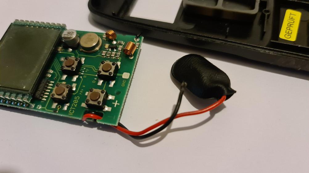 Rocco Flavoul  Remote Control - Inside Image