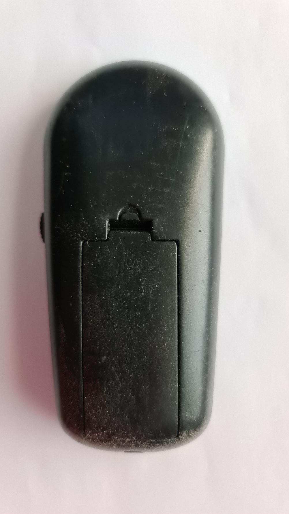 Royal titan UM303 Remote Control - Back Image