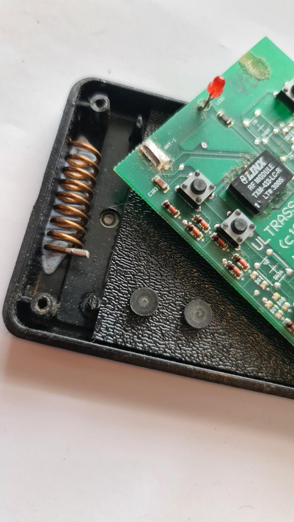 Ultrassage  Remote Control - Inside Image