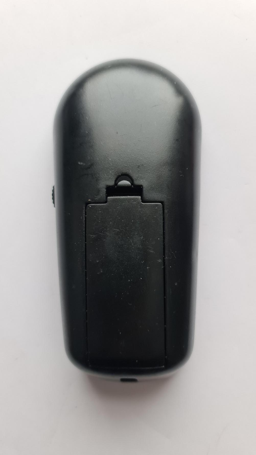 Royal  UM303 Remote Control - Back Image