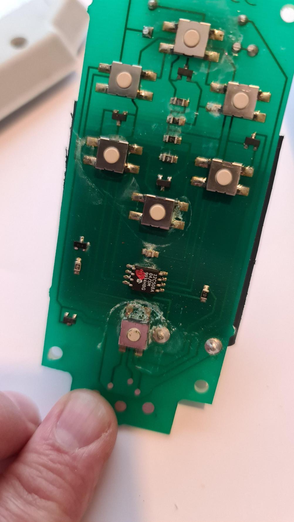 Carver  Remote Control - Inside Image