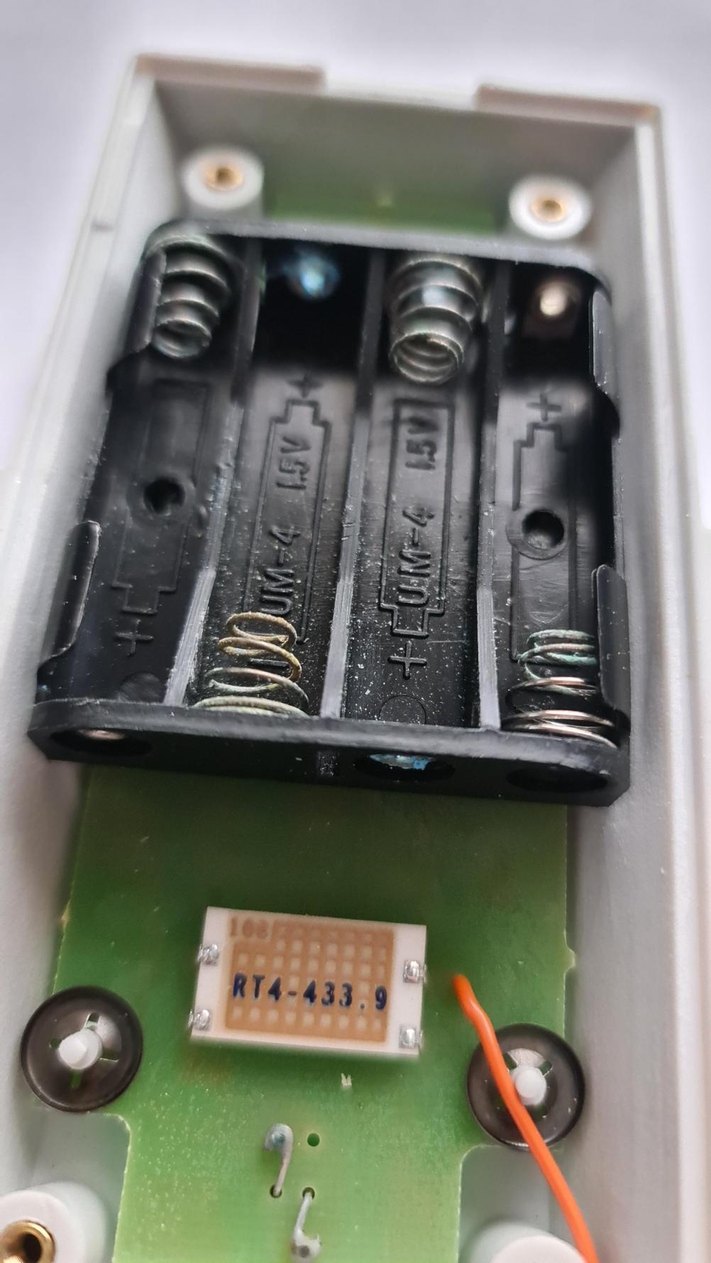 Carver  Remote Control - Inside Image